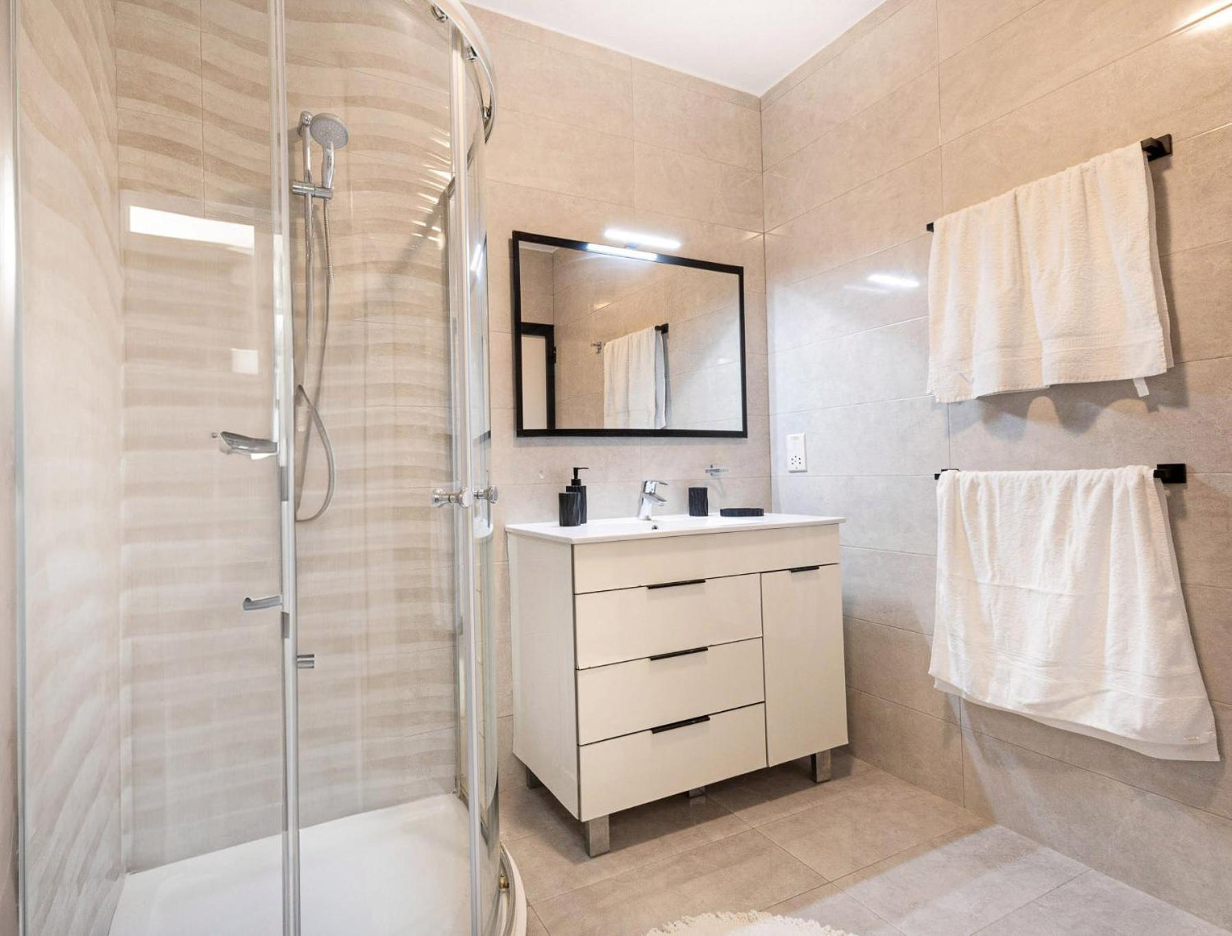 סיינט פול ביי Spacious 2Br Penthouse With A Large Front-Terrace - Close To Bugibba Perched Beach מראה חיצוני תמונה