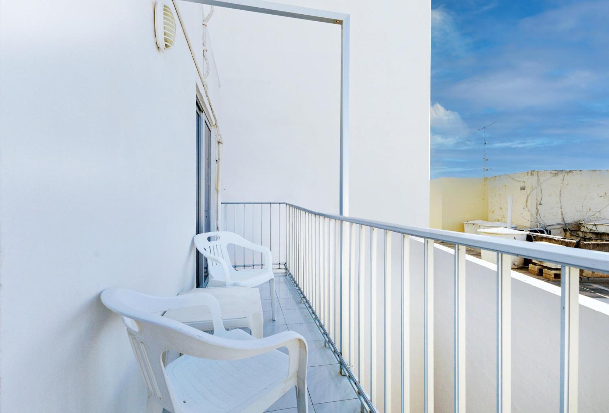 סיינט פול ביי Spacious 2Br Penthouse With A Large Front-Terrace - Close To Bugibba Perched Beach מראה חיצוני תמונה