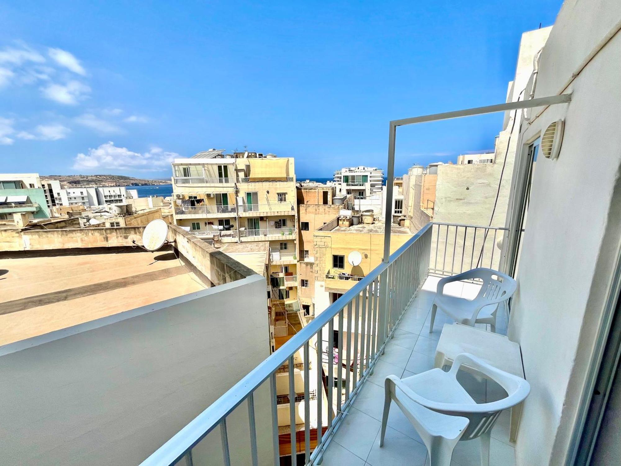 סיינט פול ביי Spacious 2Br Penthouse With A Large Front-Terrace - Close To Bugibba Perched Beach מראה חיצוני תמונה